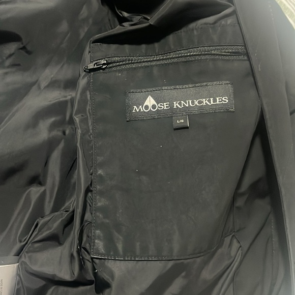 All black moose knuckles great condition upset for the red tag size large - Picture 3 of 9